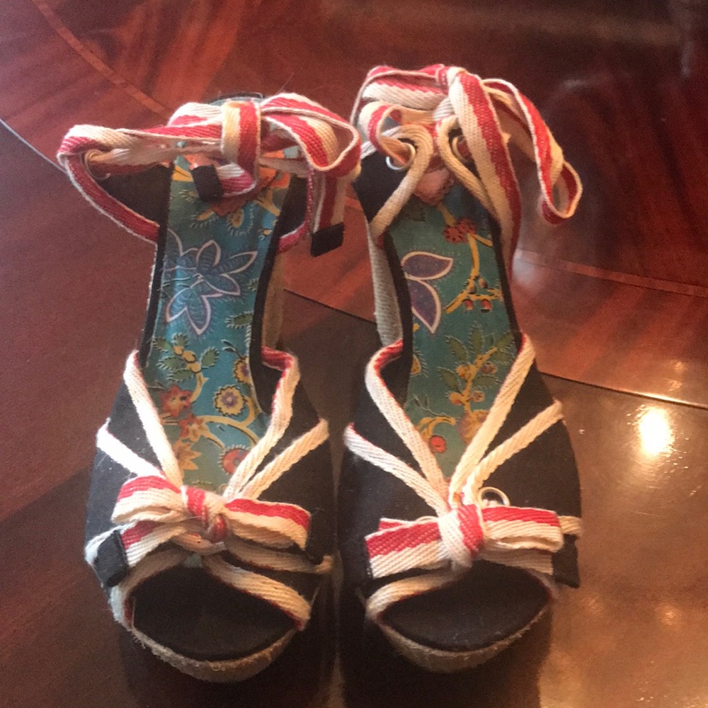 Rocket Dog Black Canvas Platform Sandals